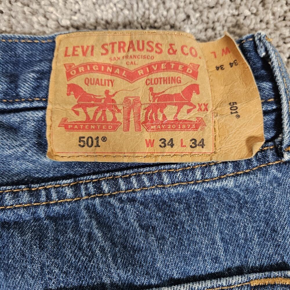 Levis 501 Jeans Men 34X34 (Fit 32X32.5) Blue Denim Straight Leg Button Fly - Picture 3 of 11